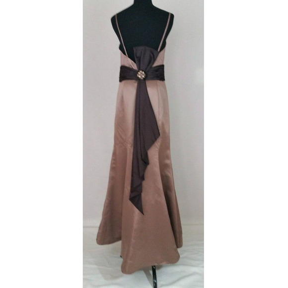 David's Bridal Latte Spaghetti Strap Bridesmaid Dress Lined A-Line Sz 4 - Picture 2 of 5